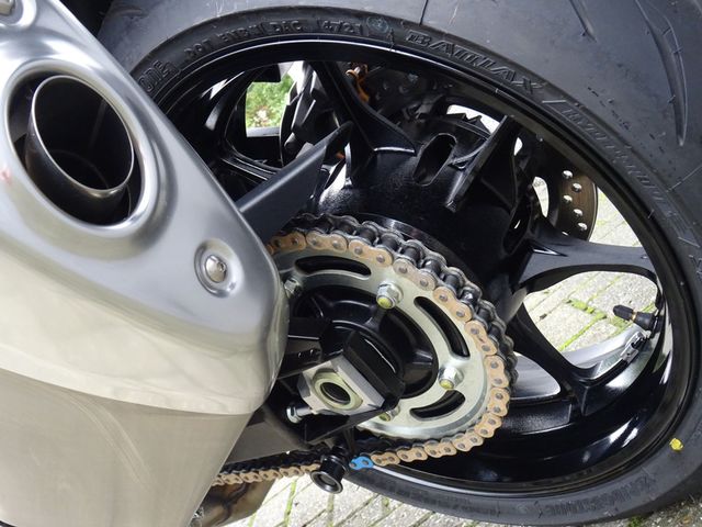 suzuki - gsx-r-1300-hayabusa