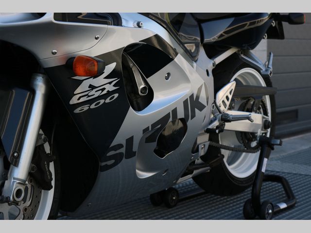 suzuki - gsx-r-600