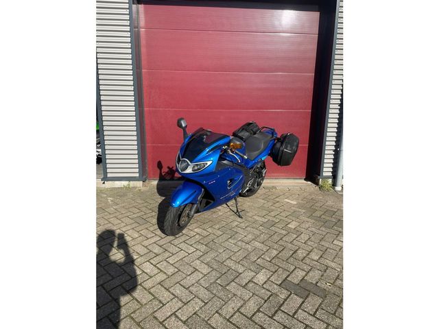 triumph - sprint-st-1050-abs
