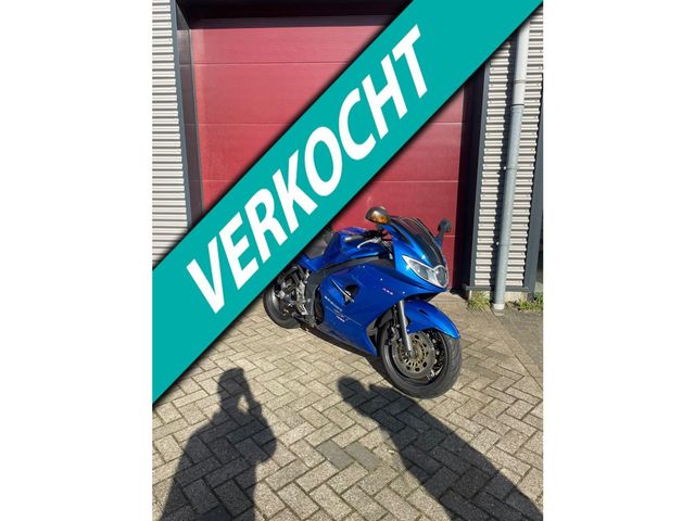 triumph - sprint-st-1050-abs