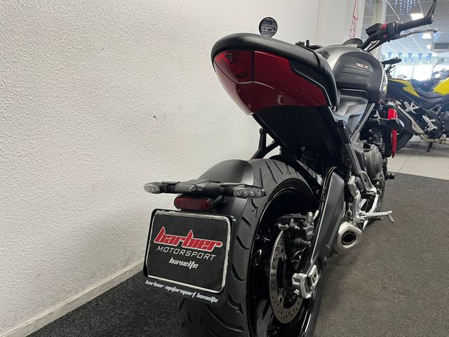 triumph - trident-660