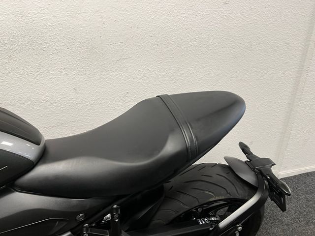 triumph - trident-660