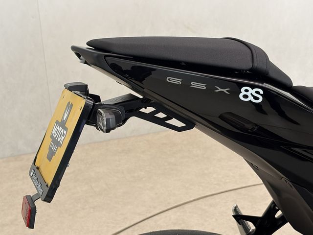 suzuki - gsx-8s