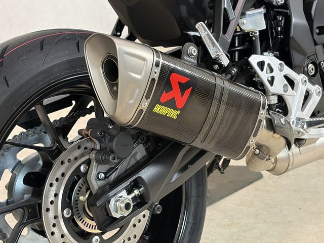 suzuki - gsx-8s