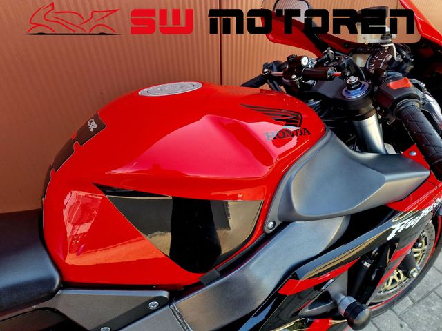 honda - cbr-900-rr-fireblade