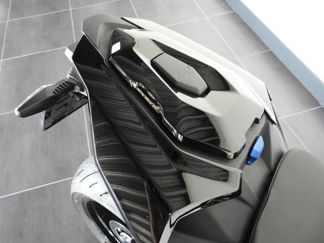 bmw - s-1000-r