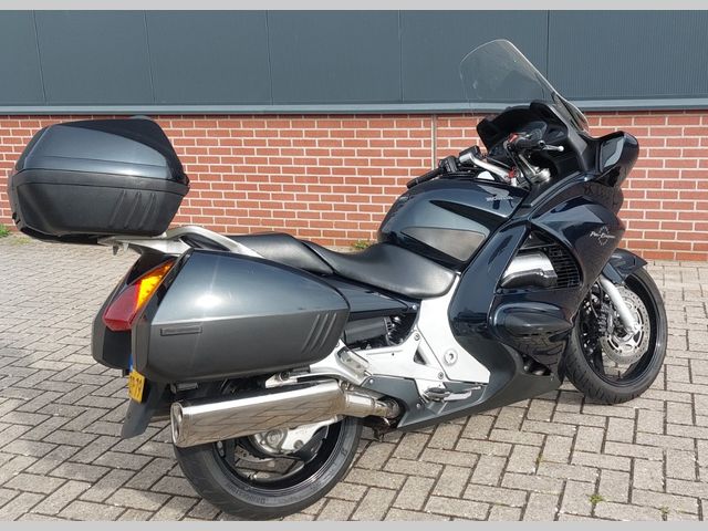 honda - st-1300-pan-european