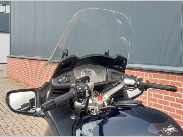 honda - st-1300-pan-european