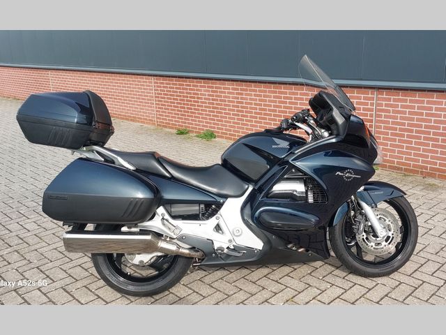 honda - st-1300-pan-european