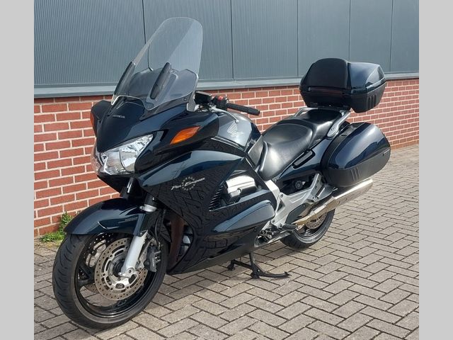 honda - st-1300-pan-european