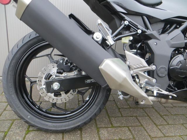 kawasaki - z125