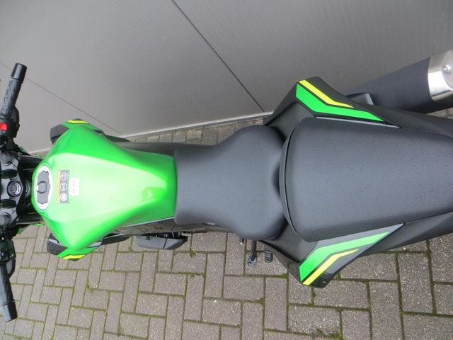 kawasaki - z125