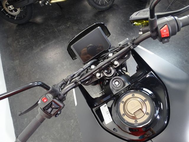 husqvarna - svartpilen-801