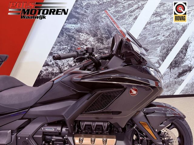 honda - gl-1800-goldwing-tour-dct
