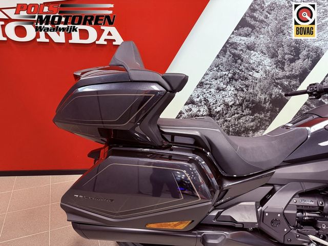 honda - gl-1800-goldwing-tour-dct