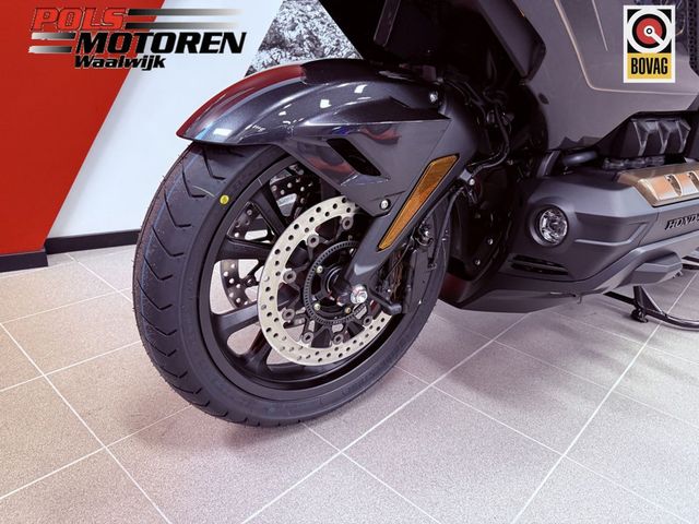 honda - gl-1800-goldwing-tour-dct