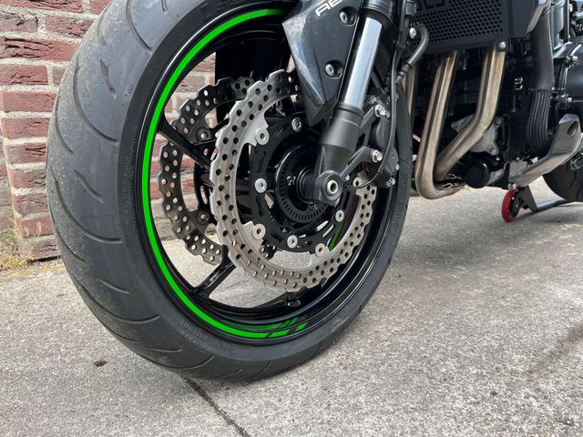 kawasaki - z900