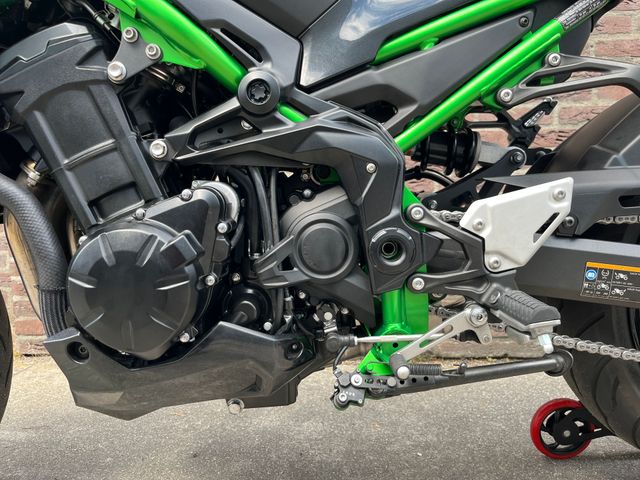 kawasaki - z900