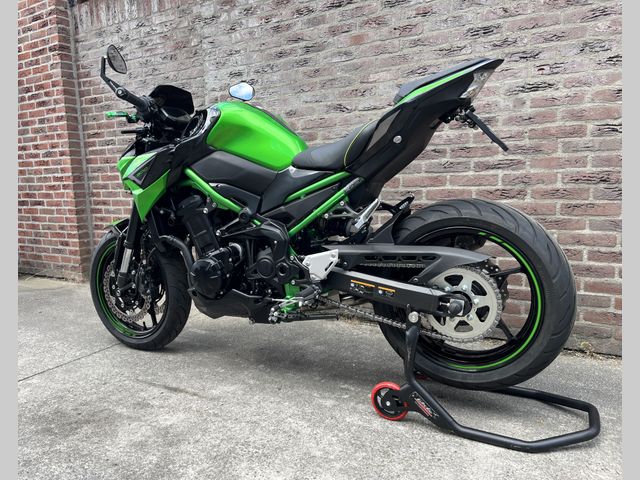 kawasaki - z900