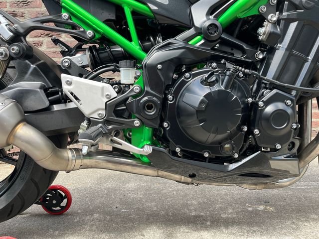 kawasaki - z900