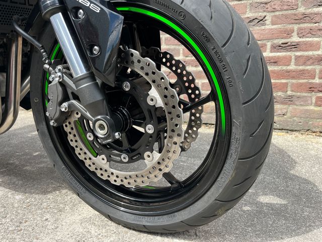 kawasaki - z900