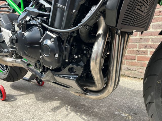 kawasaki - z900