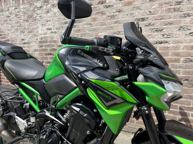 kawasaki - z900
