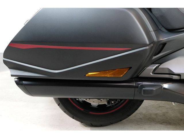 honda - gl-1800-goldwing-bagger-dct
