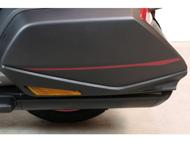 honda - gl-1800-goldwing-bagger-dct