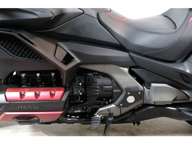 honda - gl-1800-goldwing-bagger-dct