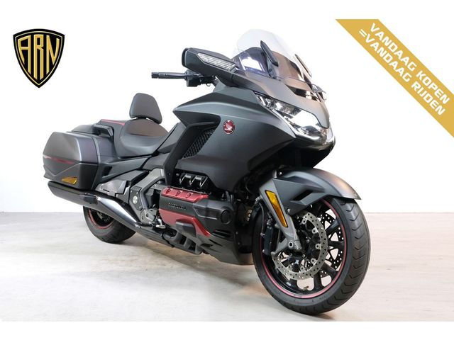 honda - gl-1800-goldwing-bagger-dct