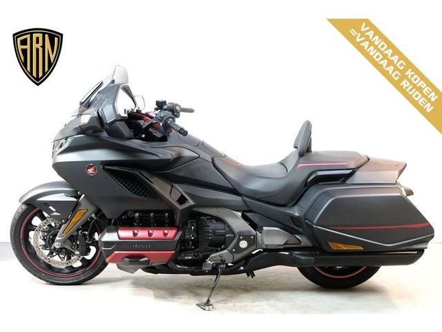 honda - gl-1800-goldwing-bagger-dct