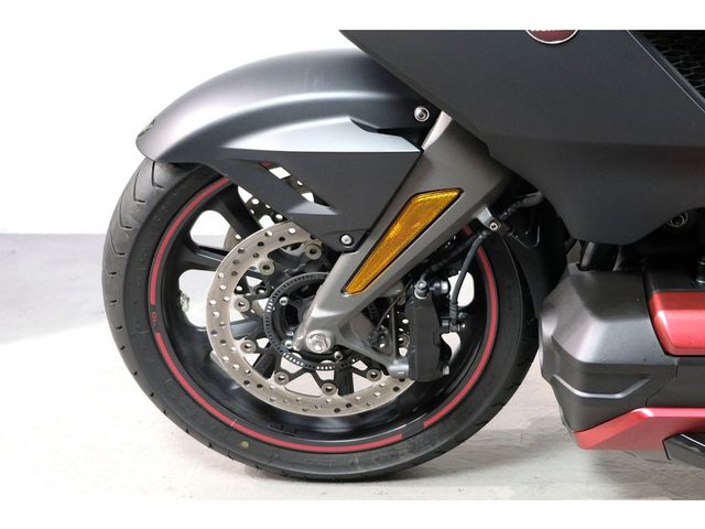 honda - gl-1800-goldwing-bagger-dct