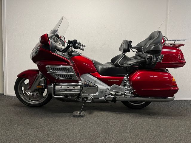 honda - gl-1800-goldwing