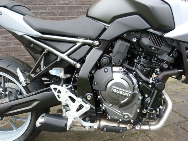 suzuki - gsx-8s