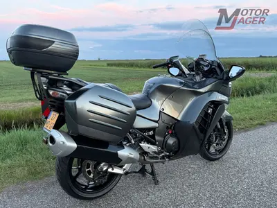 KAWASAKI GTR 1400 – foto 3