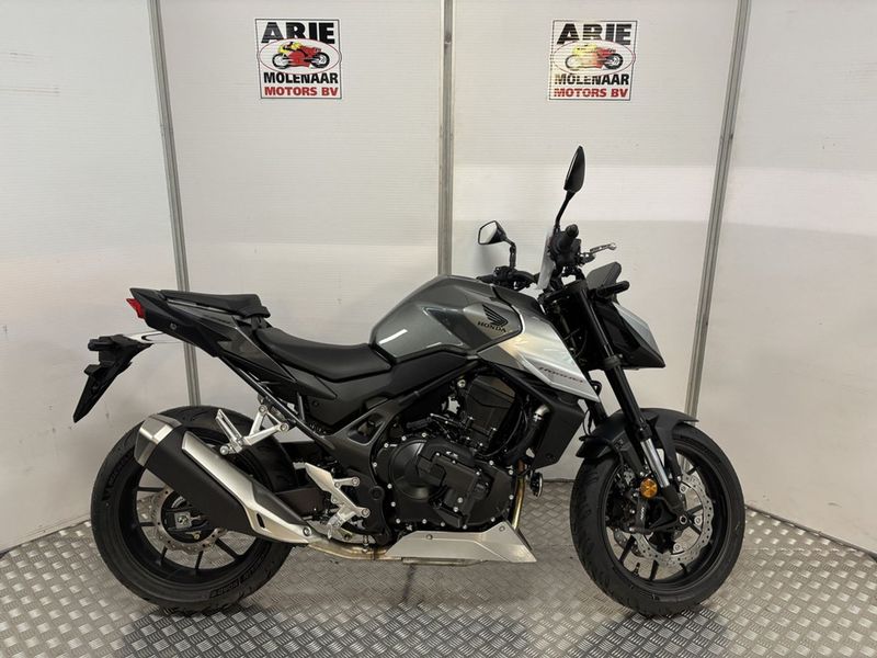 Honda CB750 Hornet E-Clutch 2026 nieuw