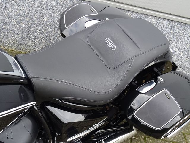 bmw - r-18-b
