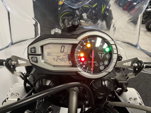 triumph - tiger-800-xrx