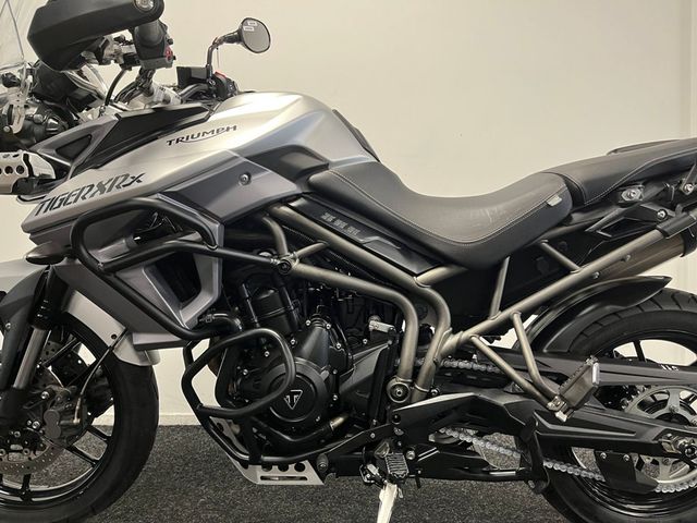 triumph - tiger-800-xrx