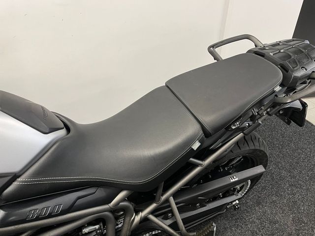 triumph - tiger-800-xrx