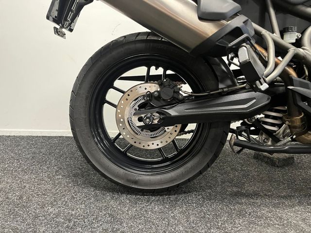 triumph - tiger-800-xrx
