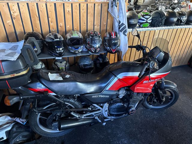 suzuki - gsx-750-es