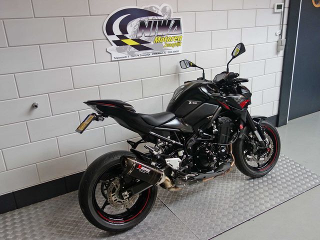 kawasaki - z900