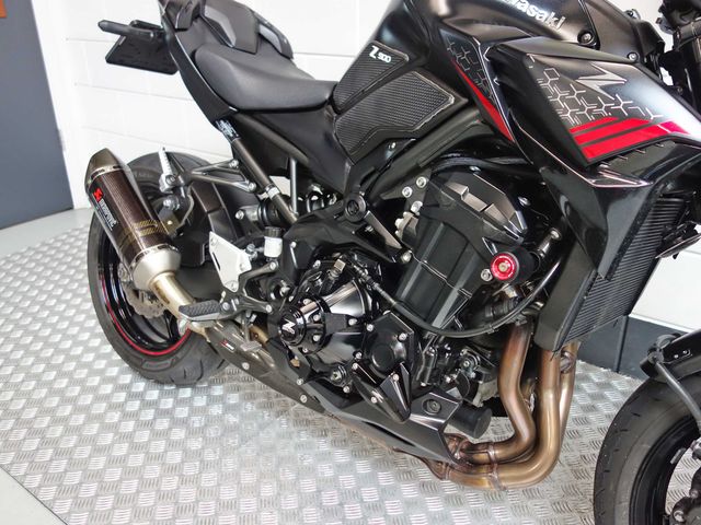 kawasaki - z900