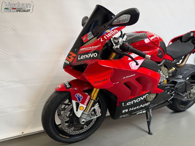 ducati - panigale-v4-s