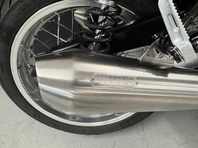 triumph - thruxton-1200-r