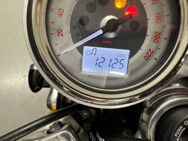 triumph - thruxton-1200-r