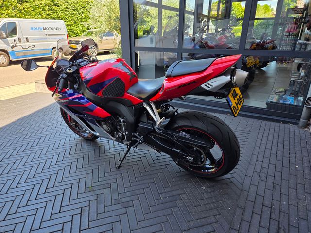 honda - cbr-1000-rr-fireblade