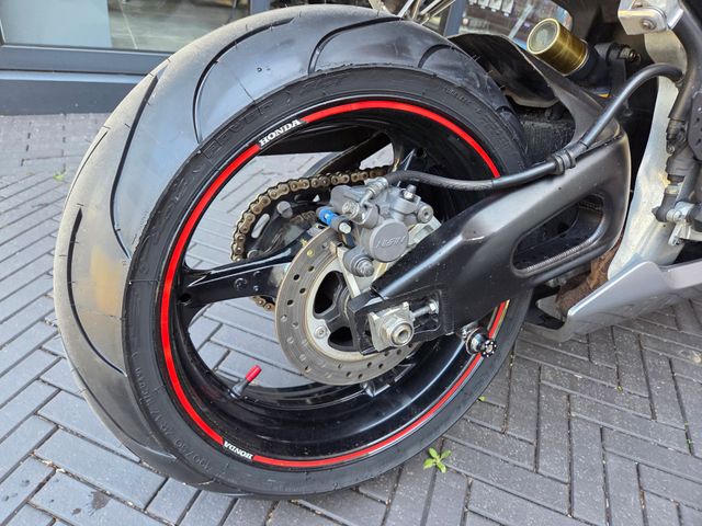 honda - cbr-1000-rr-fireblade